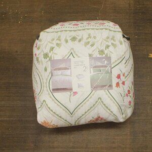 Hallmart Trisha 2-Pc. Comforter Set White Multi Twin / Twin XL